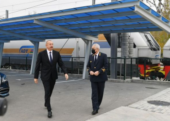 İlham Əliyev yeni Biləcəri lokomotiv deposunun açılışında iştirak etdi