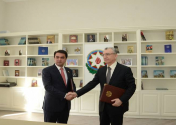 Eldar Əziziov Tacikistan parlamentinin sədrini qəbul edib