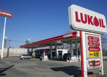 “Reuters”: “Lukoil”un ticarət operatoru Rusiyadakı fəaliyyətini məhdudlaşdırır