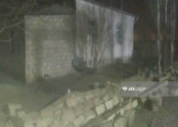 Güclü külək Ağdamda evin daş hasarını uçurub - Foto