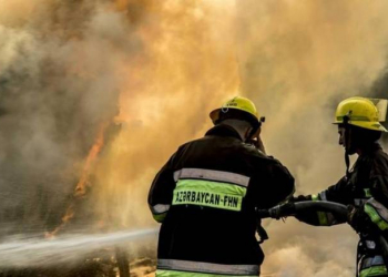 Bakıda yataqxanada yanğın baş verib, 52 nəfər təxliyə olunub