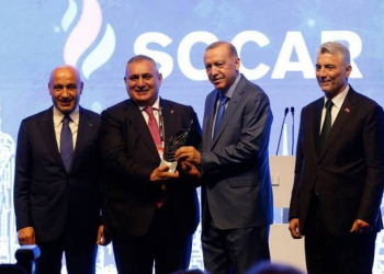 Türkiyə Prezidenti SOCAR-a mükafat təqdim edib