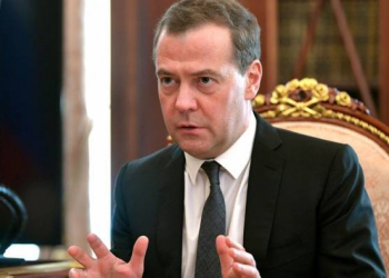 Medvedev Ukraynanın təslim olmasını sülhə aparan yol olaraq görür..