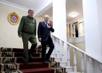 Putin gözlənilmədən Rostovda yerləşən Cənub Hərbi Dairəsinə gedib