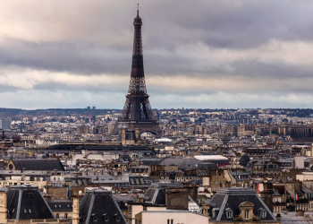 Parisdə turistlərə silhalı hücum: Ölən və yaralananlar var