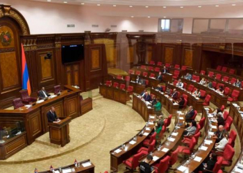 Ermənistan parlamenti iyunun 17-də hökumətin istefasına baxacaq