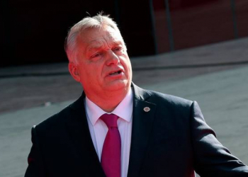 Orban Pekindən sonra Vaşinqtona uçacağını bildirib