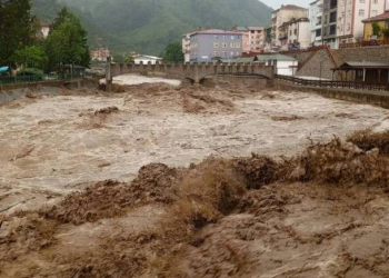 Türkiyədə şiddətli yağışlar ciddi fəsadlar törədib, 2 nəfər ölüb