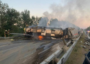 Ukraynada yük maşını ilə mikroavtobusun toqquşması nəticəsində 14 nəfər ölüb