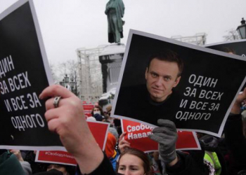 Navalnı Putini aşıra bilərmi? – Nina Xruşşovanın məqaləsi