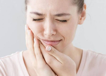 Diş ağrısı zamanı ev şəraitində yardım