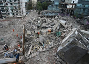 Hindistanda yaşayış binası çöküb, üç nəfər həlak olub