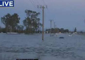 ABŞ-də güclü fırtına: Avtomobillər su altında qaldılar - Video