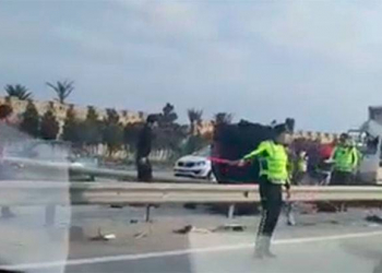 Qaradağda avtomobil yük maşını ilə toqquşdu: Yaralananlar var - Video