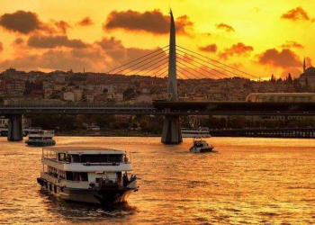 Türkiyə bu gündən gəmilərin boğazlardan keçməsi üçün rüsumları artırır