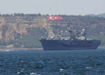 Türkiyə Çanaqqala boğazını gəmilərin keçidi üçün bağlayıb