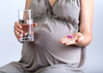 Nazirlik: “Qadınlar hamilə qalmazdan əvvəl vitamin qəbul etməyə başlamalıdırlar” 