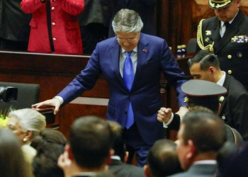 Ekvador parlamenti keçmiş prezidenti korrupsiyada təqsirli bilib