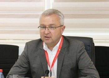 Macarıstanlı professor: “Brüssel ölkələrin daxili işlərinə qarışır”
