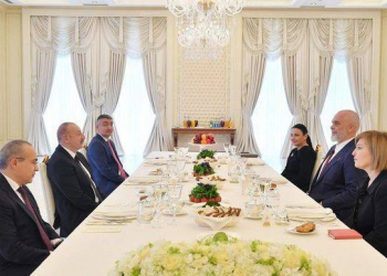 Prezident İlham Əliyevin Albaniyanın Baş naziri ilə geniş tərkibdə görüşü olub - Foto
 
 