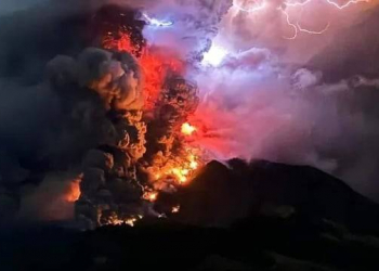 İndoneziyada vulkan püskürməsi davam edir, 11 mindən çox insan təxliyə edilib
 
 
